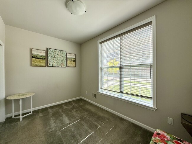 Building Photo - 2731 S Spurway Dr