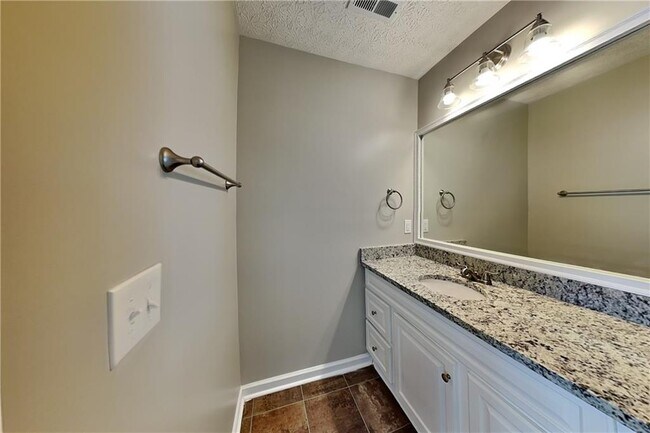 Building Photo - 112 Silver Fox Trail