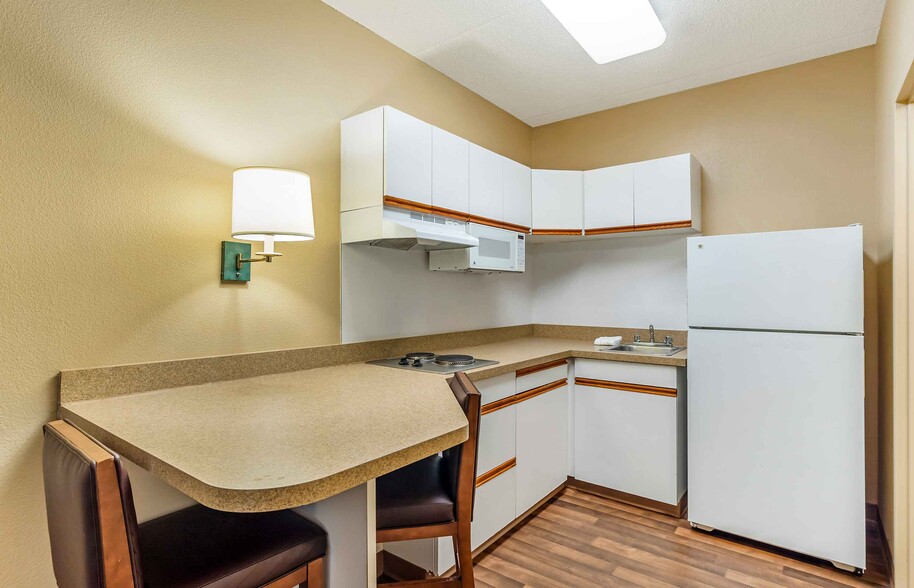 Building Photo - Furnished Studio-Chicago - Vernon Hills - ...