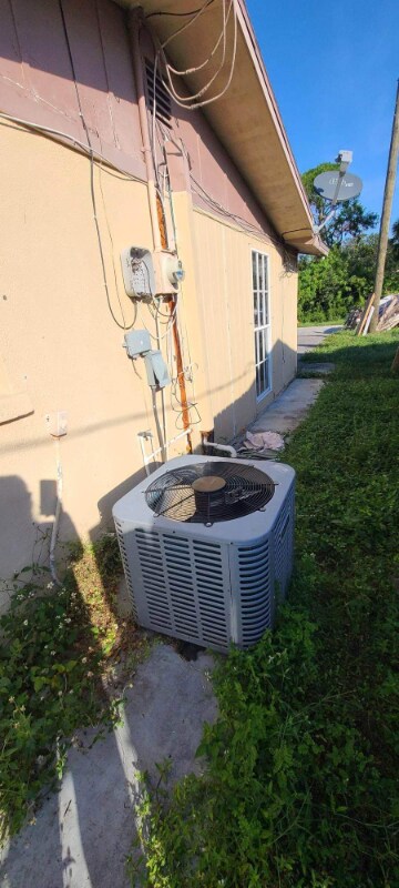 Building Photo - 8289 Pelican Rd