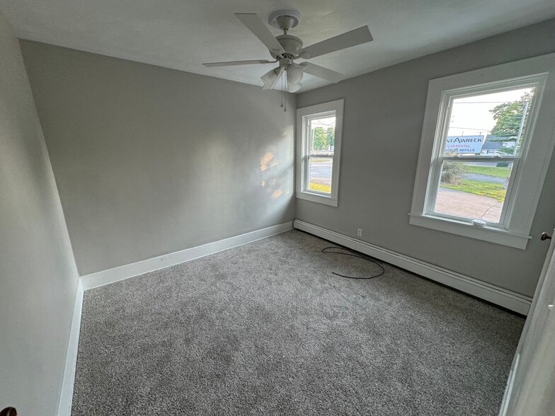 Building Photo - 4258 W Ridge Rd