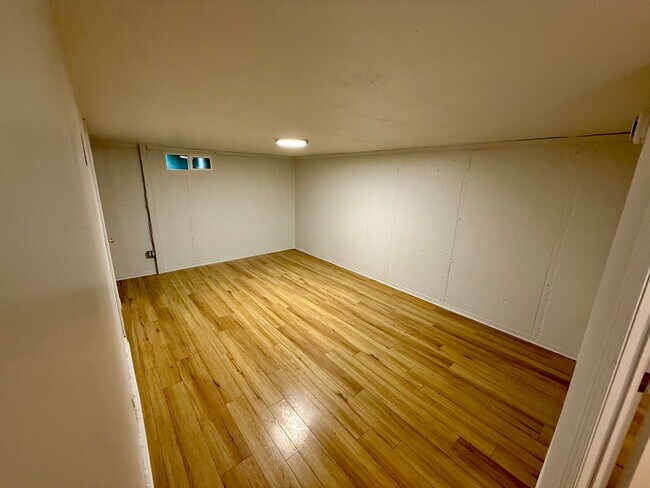 Building Photo - 3 Bedroom, 2 Bathroom in Candy Cane Lane Edition!