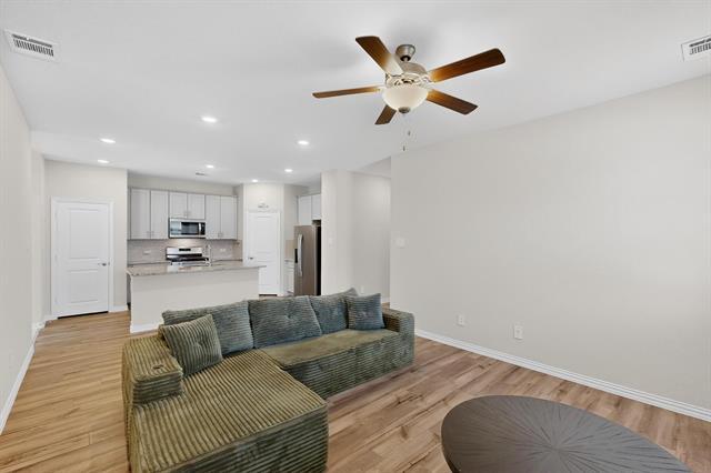 Building Photo - 2927 Brittlebush Dr