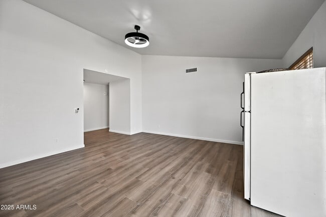 Building Photo - 4632 W Gail Dr