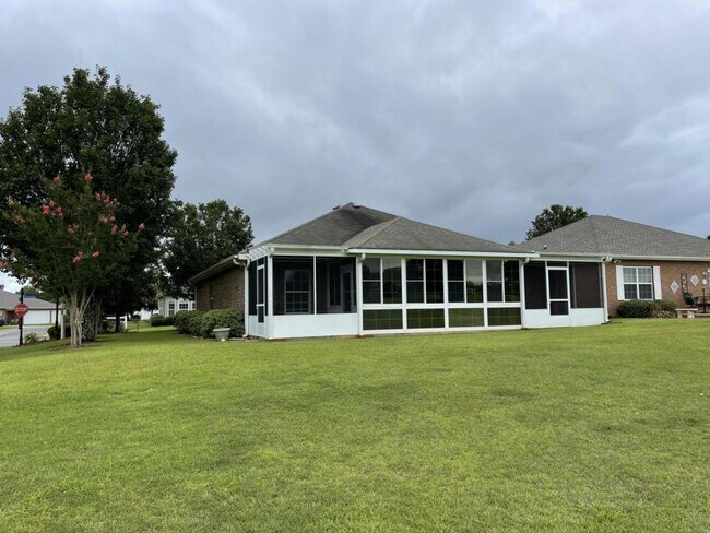 Building Photo - 200 S Houston Springs