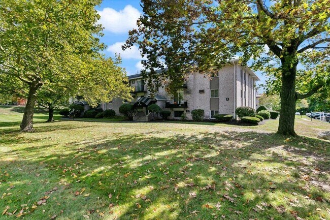 Building Photo - 440 North Ave