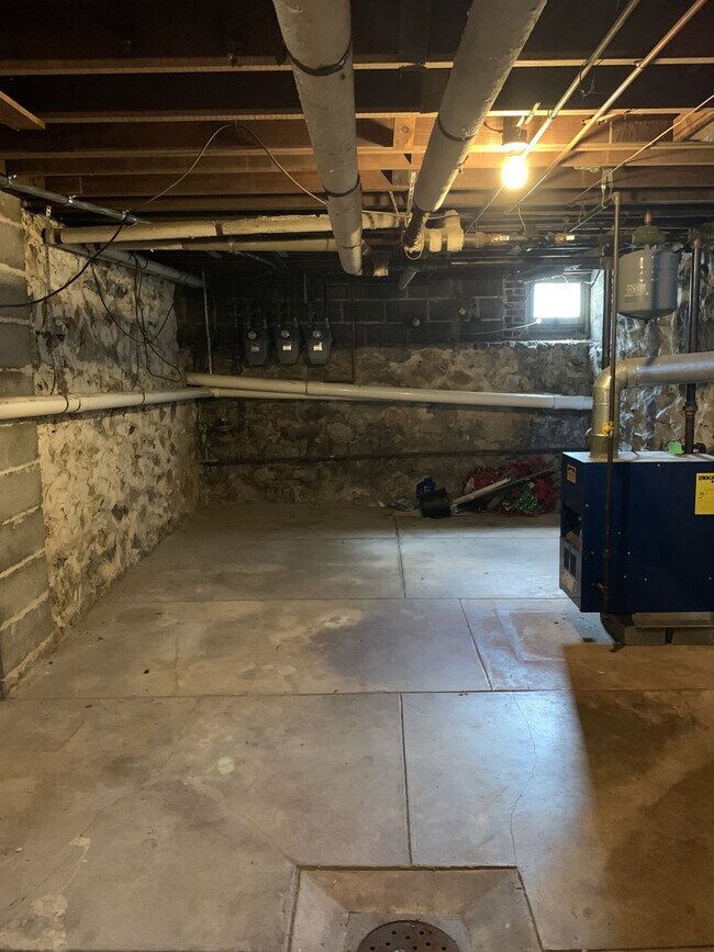 Building Photo - 1343-1347 Scotland Ave