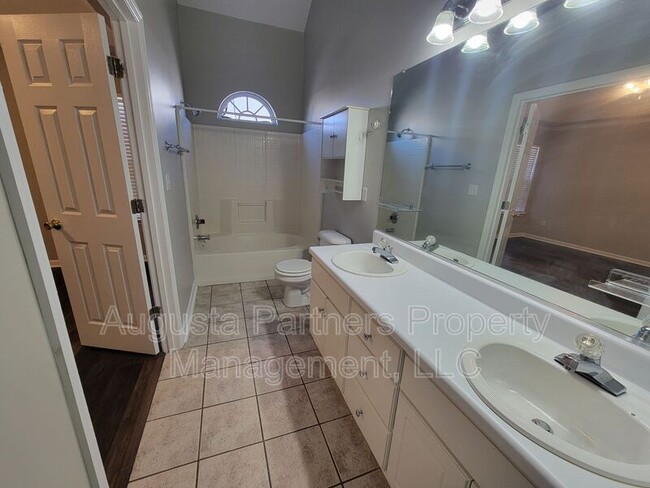 Building Photo - 117 Palmer Ct