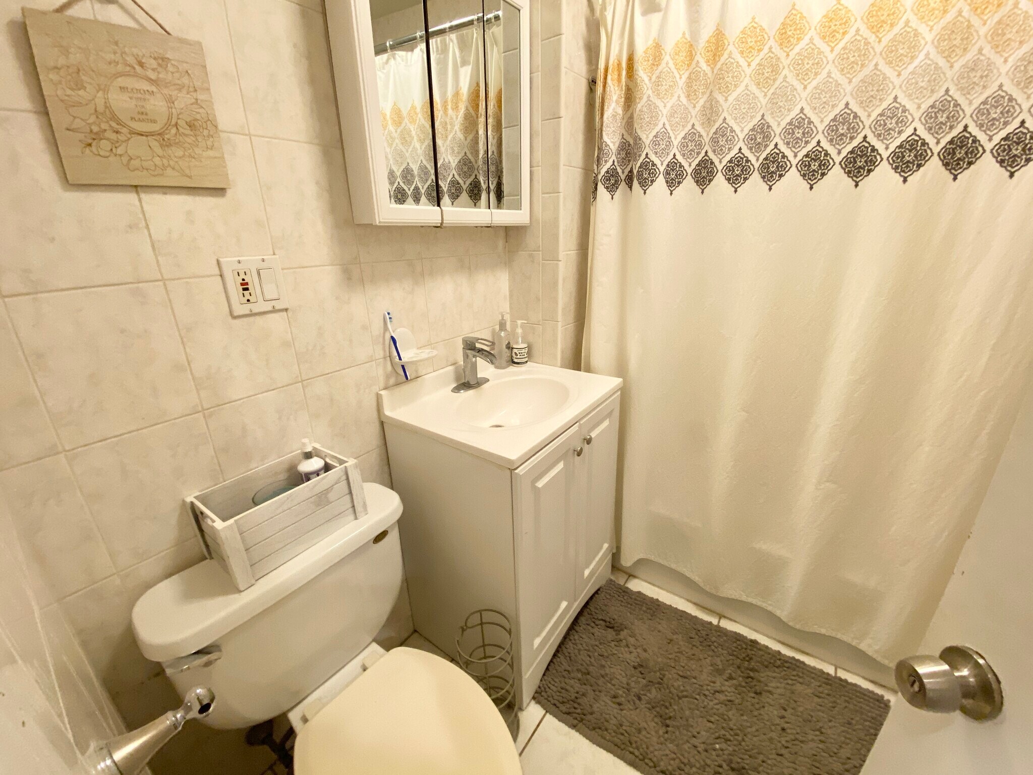 Building Photo - 110 Buttonwood St