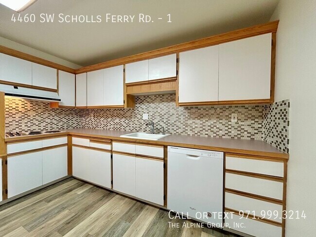 Building Photo - 4460 SW Scholls Ferry Rd