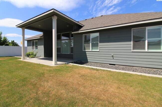 Building Photo - 3 Bed/2 Bath Kennewick Home with Office