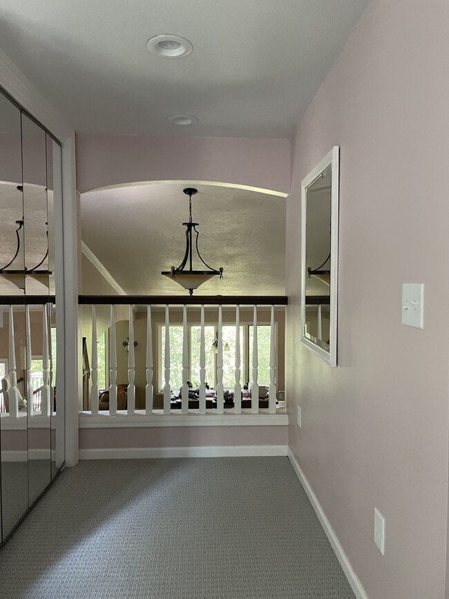 Building Photo - Spacious *2Bed*2.5 Bath over 1750 Sq Ft. Great location Avail Aug. 1.