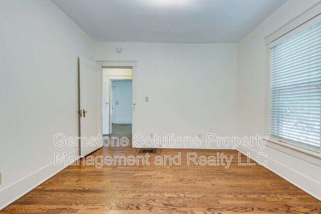 Building Photo - 2537 Blair Blvd