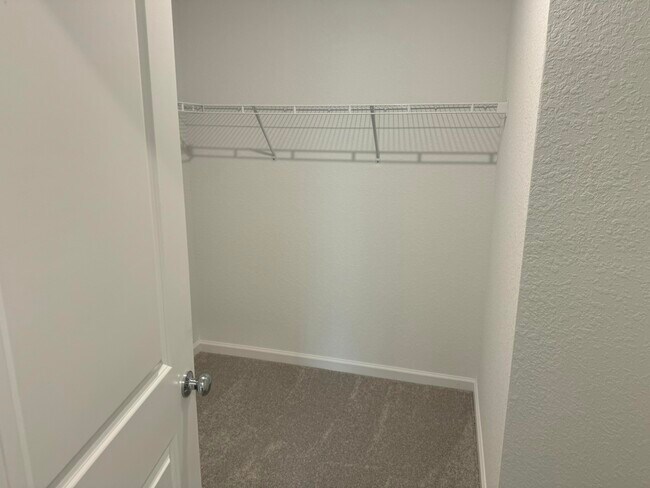 Building Photo - 673 Carlyle Wy