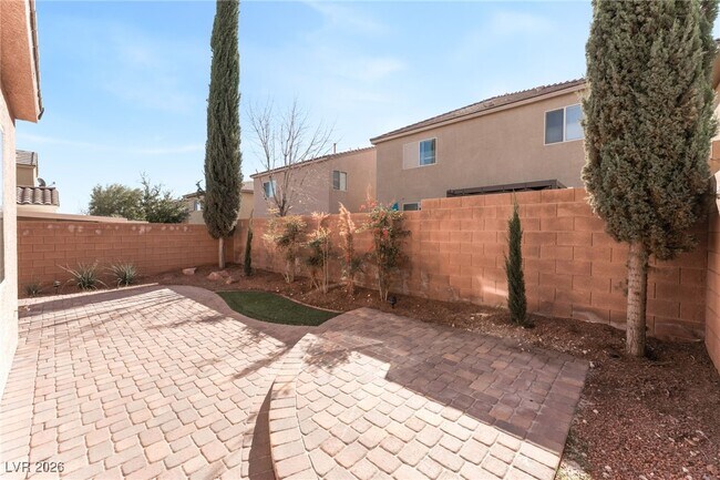 Building Photo - 10625 Mt Jefferson Ave