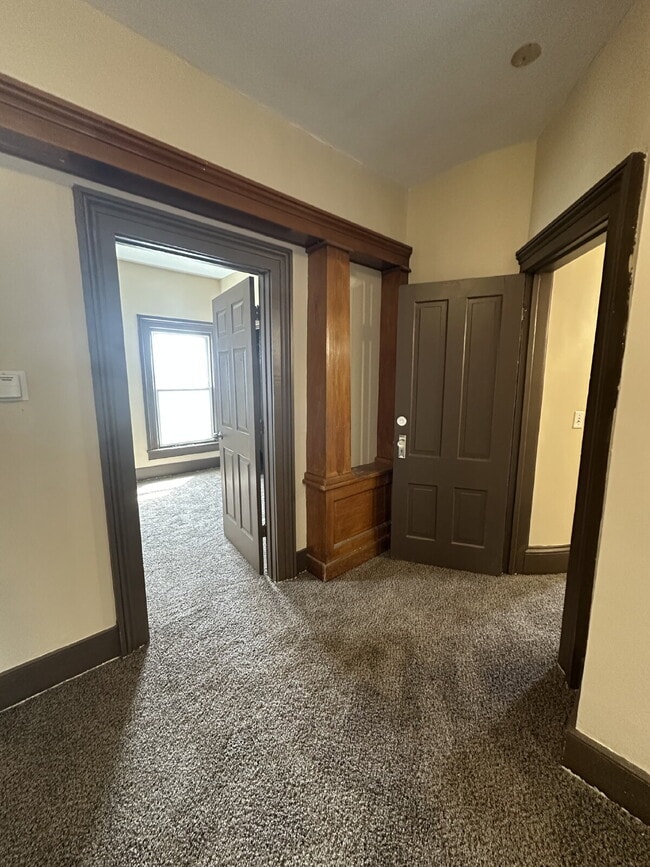 Building Photo - 802 McKinley St