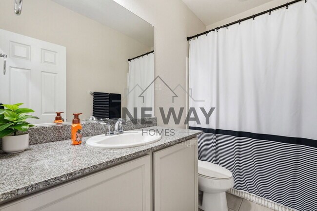 Building Photo - 392 S 194th Ln