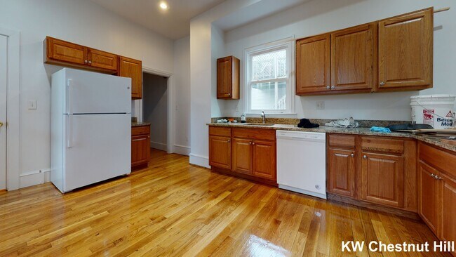 Primary Photo - 2817 Washington St