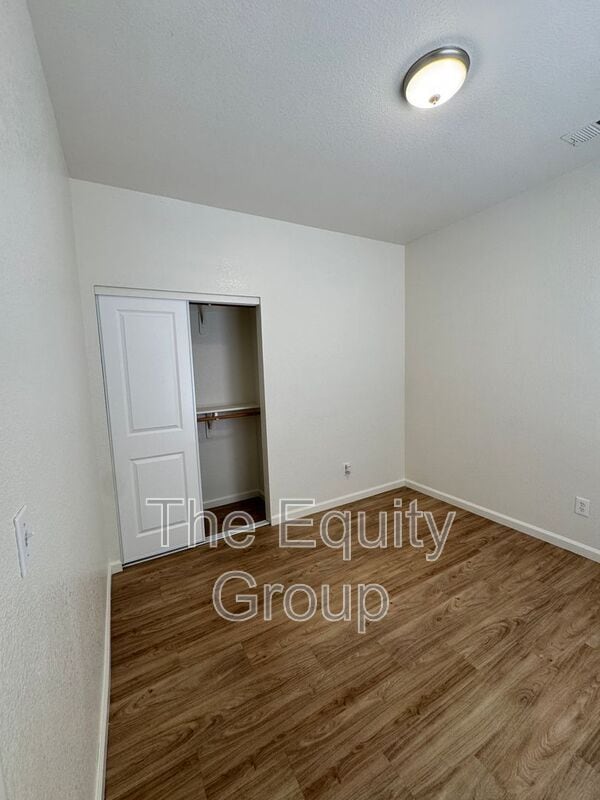 Building Photo - 2930 S Sallee St