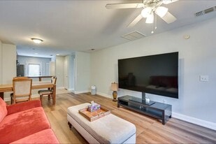 Building Photo - 13012 Lorna Pl
