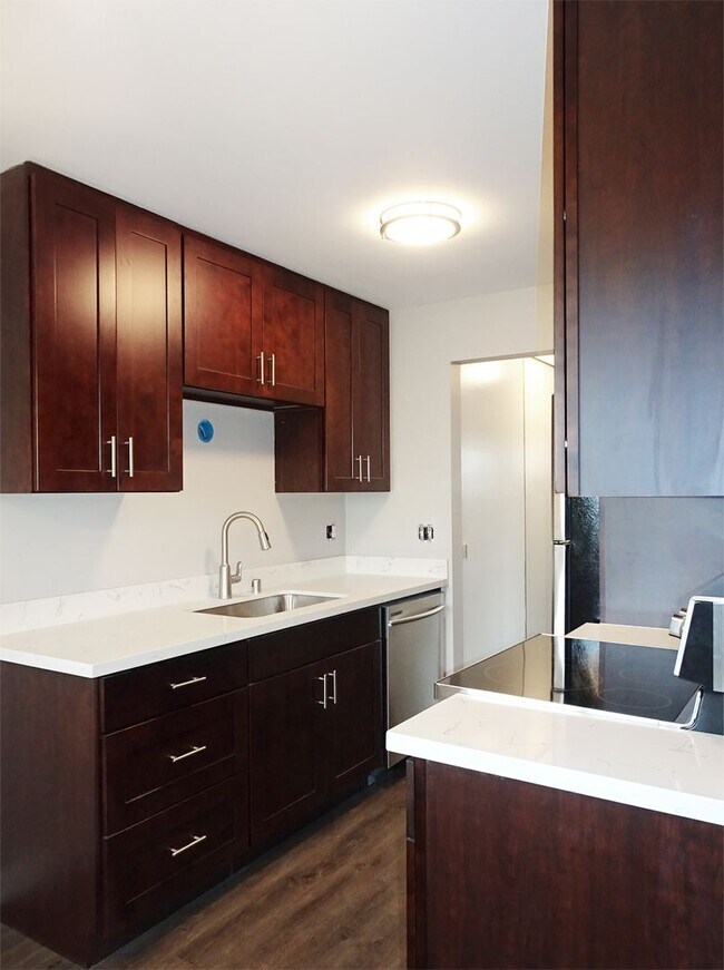 Building Photo - 1bd/1ba Seattle Condo