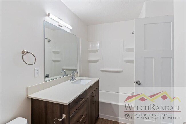 Building Photo - Shady Brook Townhomes