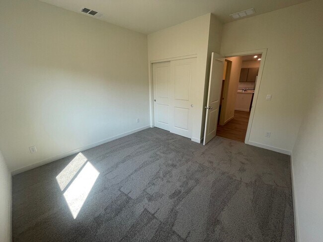 Building Photo - Brand New DR Horton Home!