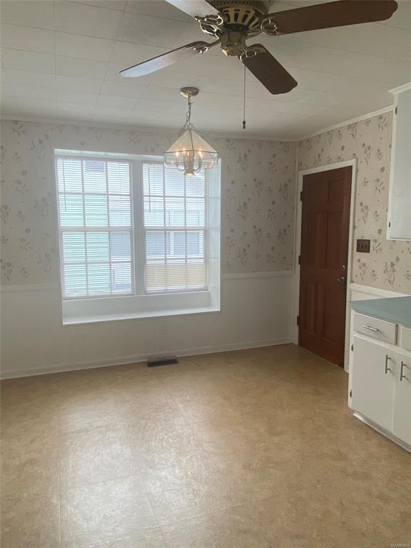 Building Photo - 2052 Midway St