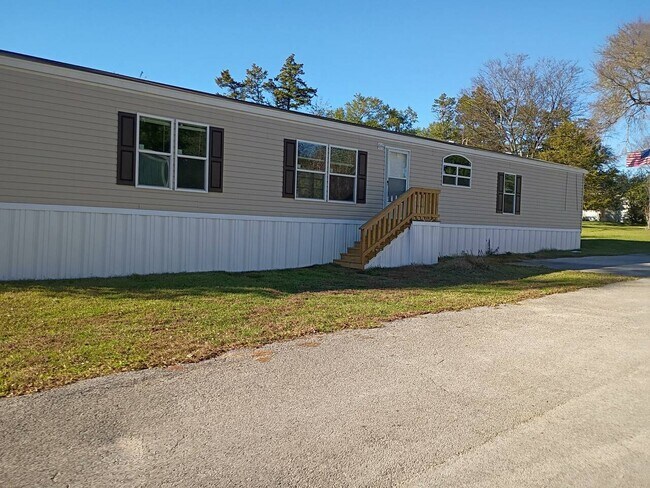 Building Photo - 2881 TX-110