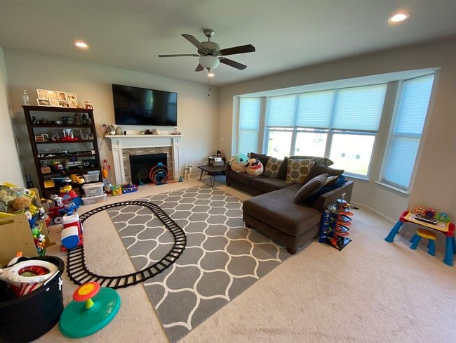 Building Photo - 4263 Lilac Ln