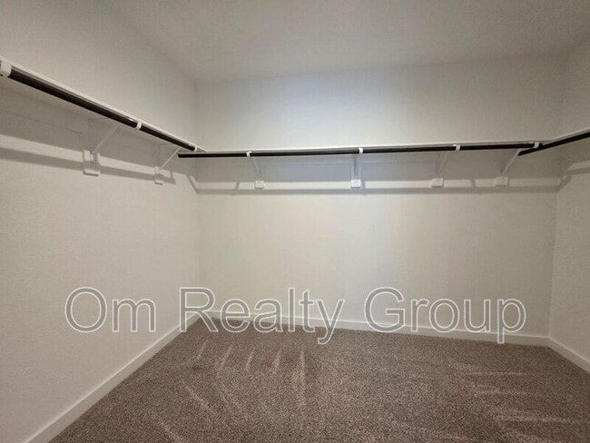 Building Photo - 1131 Hughes Crossing Dr