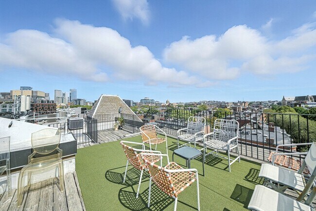 Building Photo - 567 Tremont St