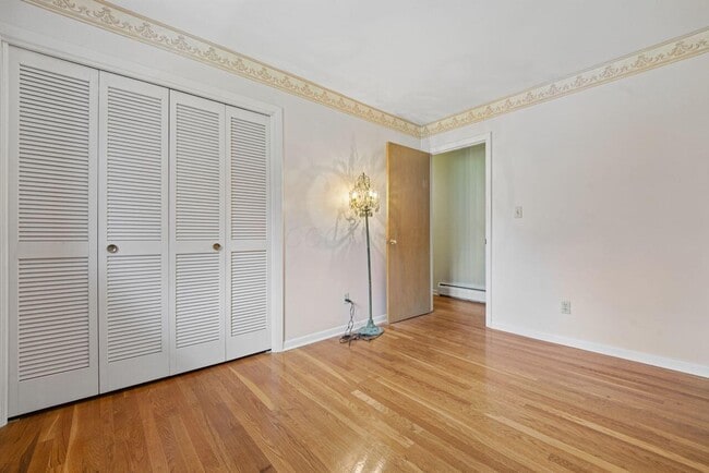 Building Photo - 157 Spring Valley Dr