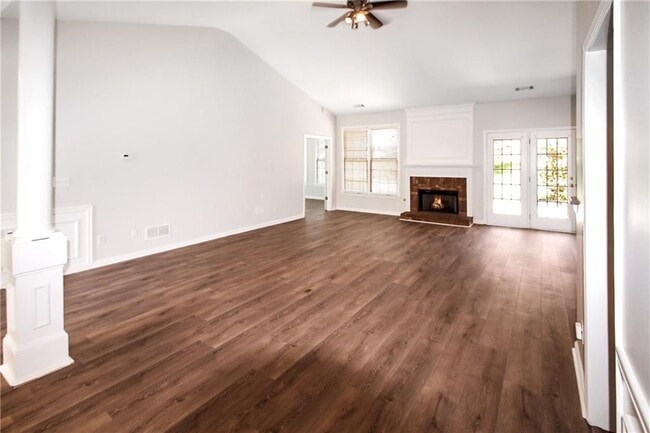 Building Photo - 258 Brookcliff Dr NE