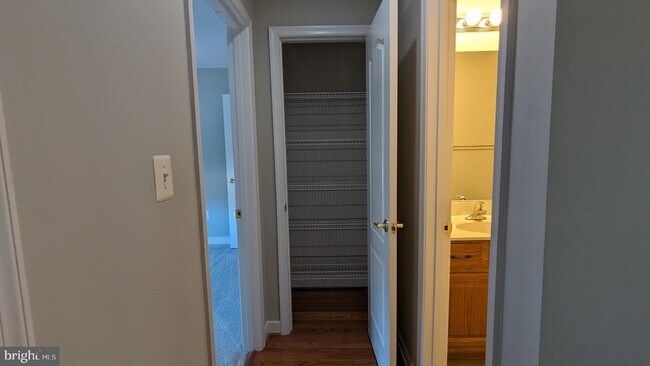 Building Photo - 12950 Tonka Ct