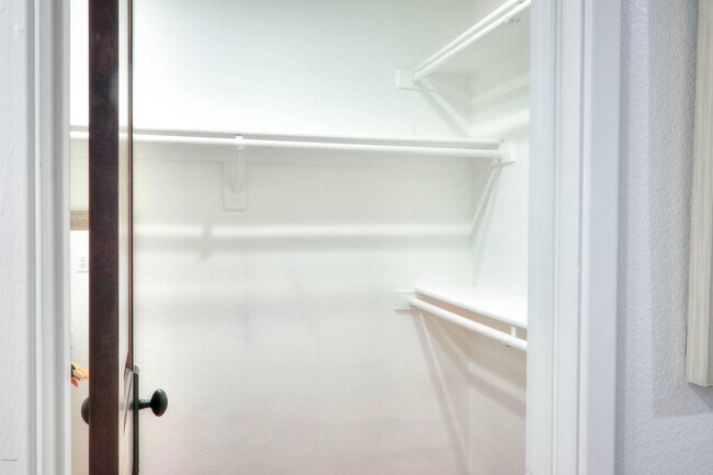 Building Photo - 7557 N Dreamy Draw Dr