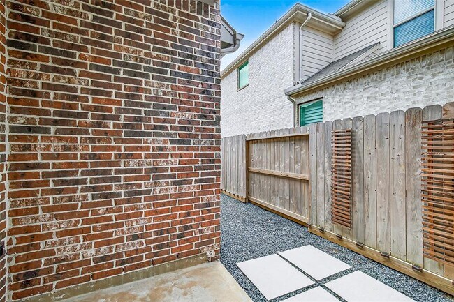 Building Photo - 11238 Buchanan Cvs Ln