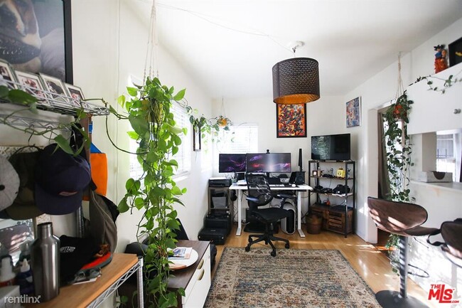 Building Photo - 1 br, 1 bath House - 2322 Wellesley Ave