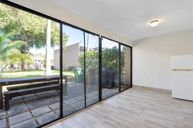 Building Photo - 48 Matador Ln