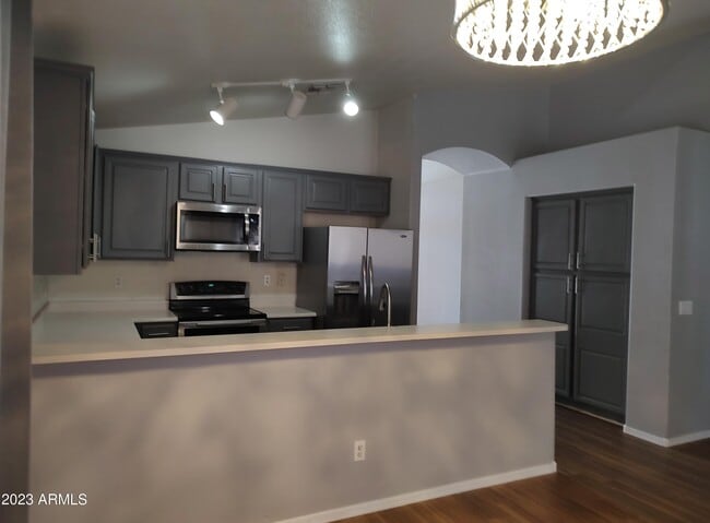 Building Photo - 7810 W Solano Dr N