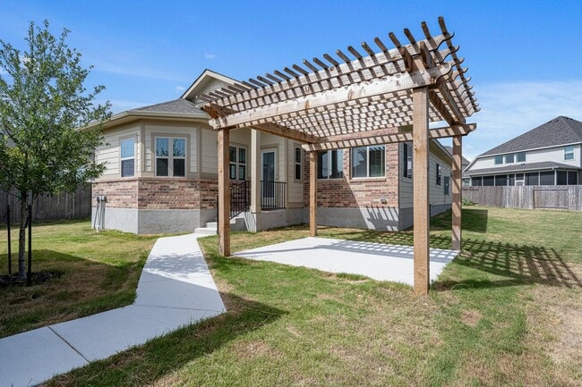 Building Photo - 18031 Lungo St