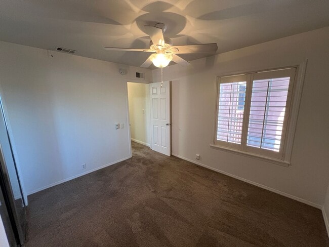Building Photo - Charming Keys Harbor Condo 2+1.5
