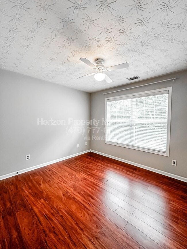 Building Photo - 19 Pearl Chambers Dr