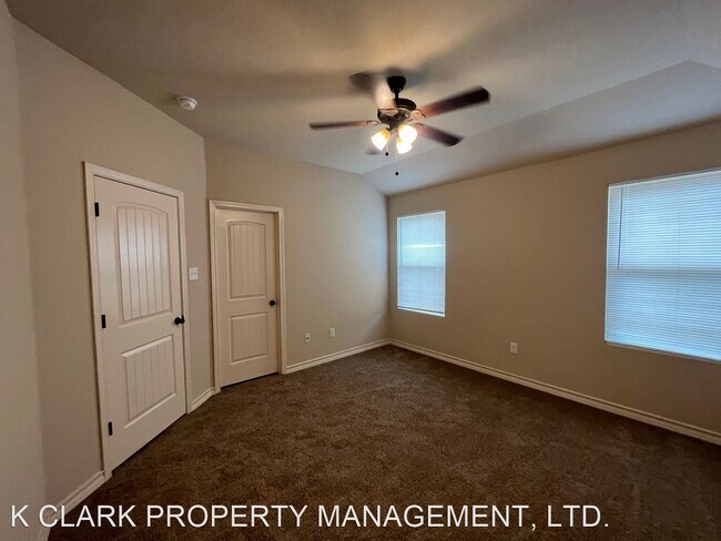 Building Photo - 3 br, 2.5 bath House - 6019 KARLY WAY #103