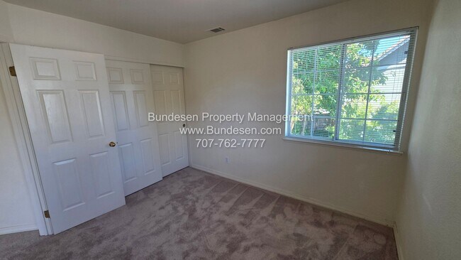Building Photo - 1908 Alpine Ct