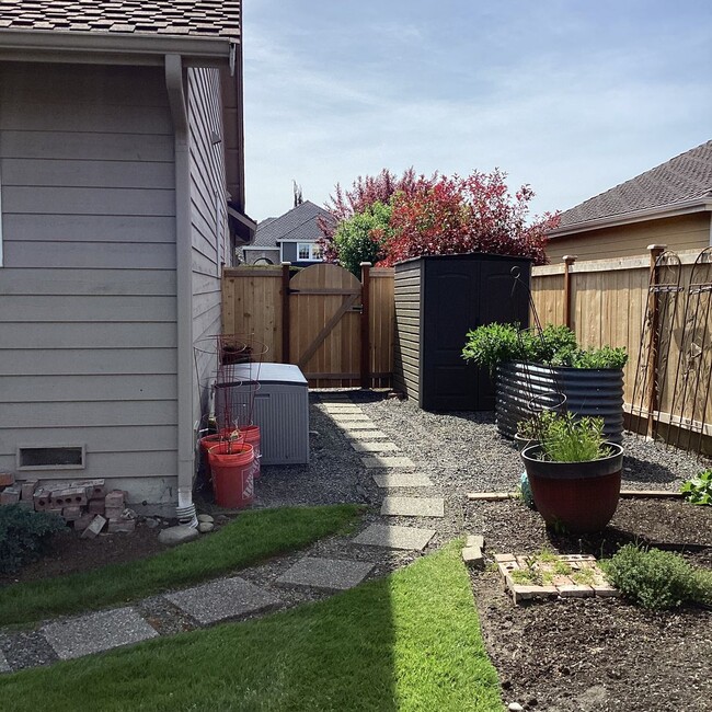 Building Photo - Charming Mukilteo Rambler in Fair Harbor