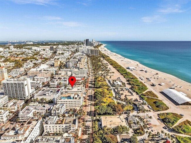 Building Photo - 1052 Ocean Dr