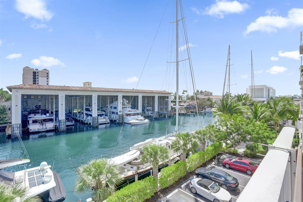 Building Photo - 1600 SE 15th St