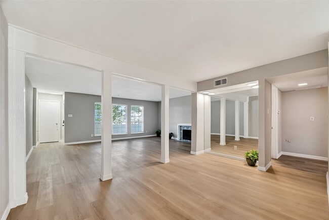 Building Photo - 781 Country Pl Dr