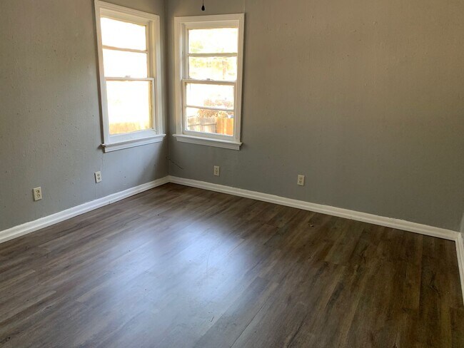 Building Photo - 1068 Blanchard Pl
